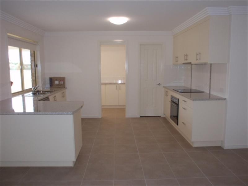 8 Berthun Street, Emerald QLD 4720