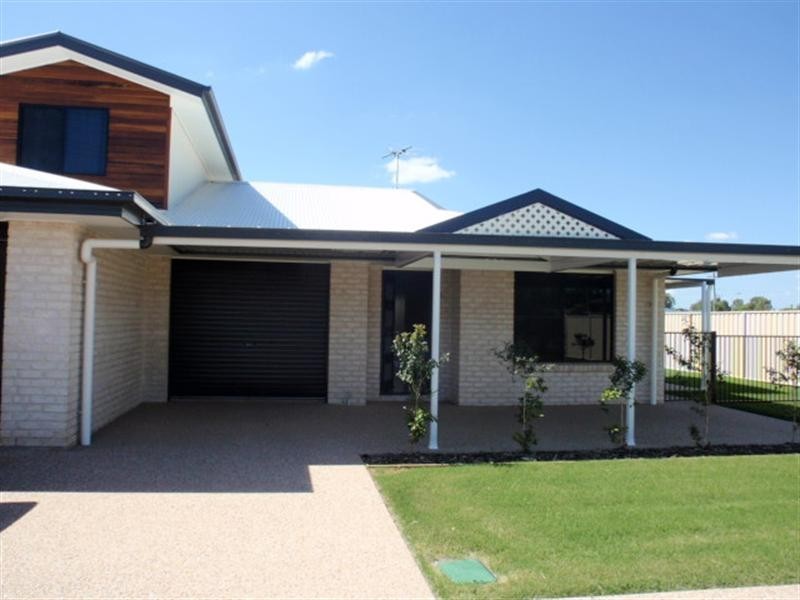 4/38 Long Street, Emerald QLD 4720