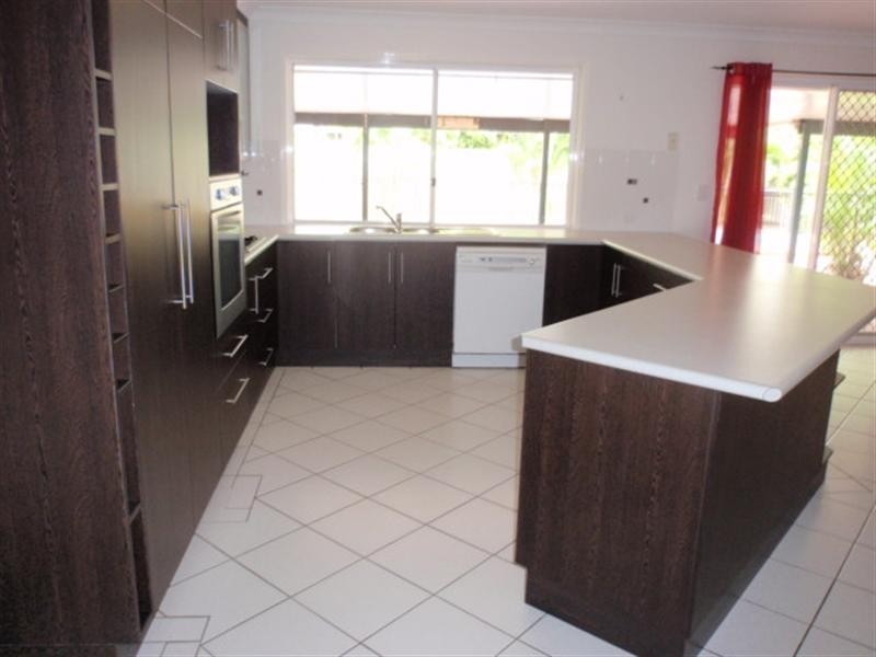 16 Jeppesen Drive, Emerald QLD 4720