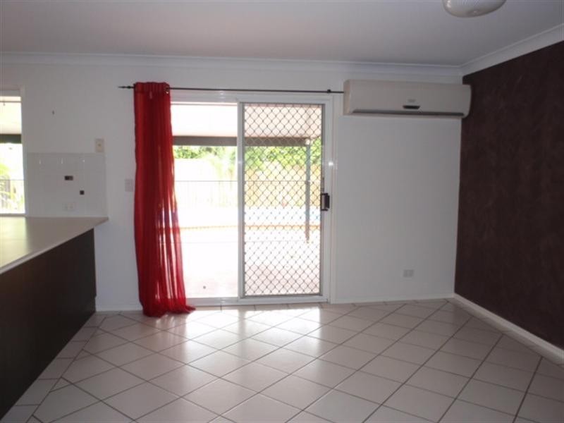 16 Jeppesen Drive, Emerald QLD 4720