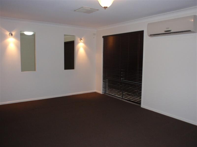 16 Jeppesen Drive, Emerald QLD 4720