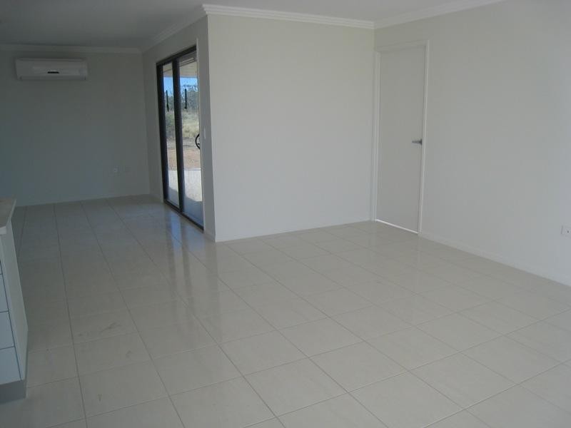 7 Newman Drive, Emerald QLD 4720