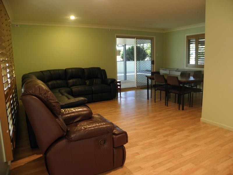 8 Stephanie Court, Emerald QLD 4720