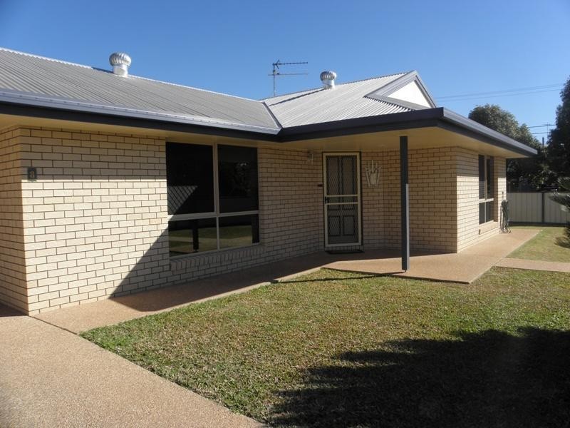 8 Stephanie Court, Emerald QLD 4720