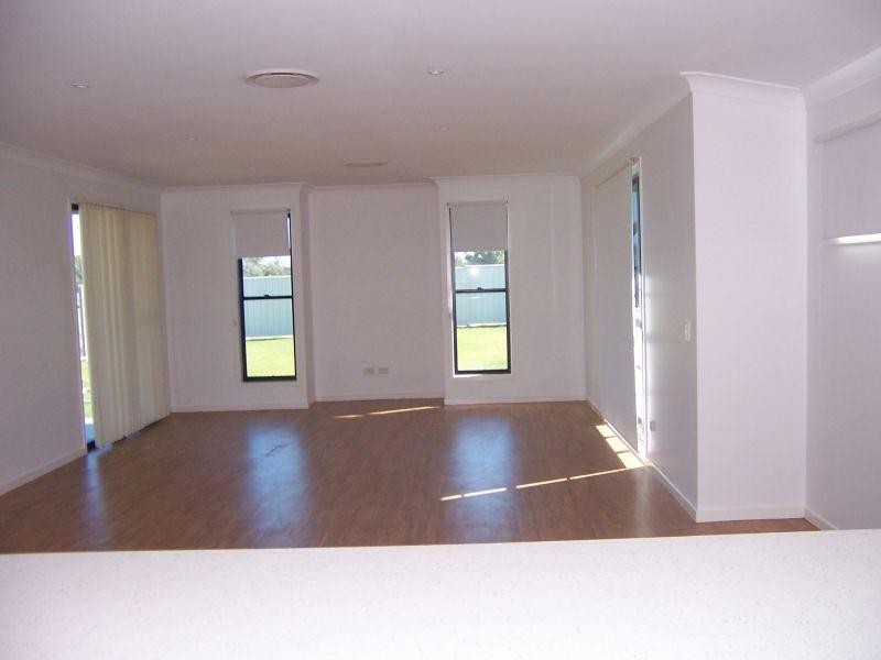 15 Desgrand Street, Emerald QLD 4720