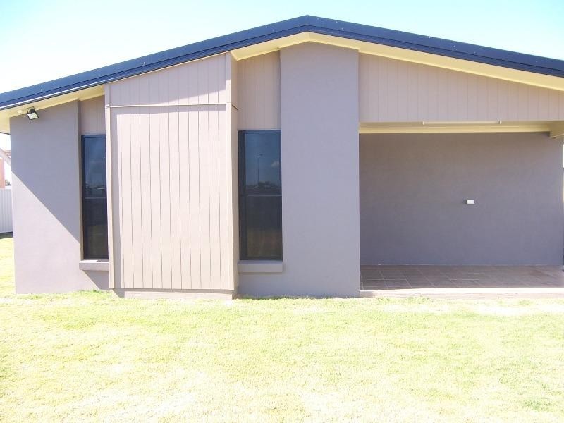 15 Desgrand Street, Emerald QLD 4720