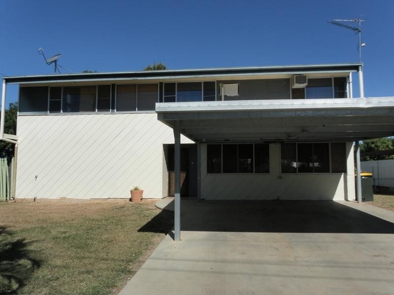 27 Stower Street, Blackwater QLD 4717