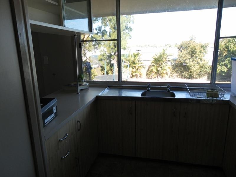 27 Stower Street, Blackwater QLD 4717
