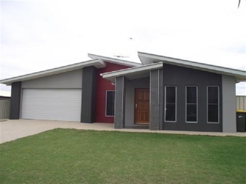 17 Desgrand Street, Emerald QLD 4720