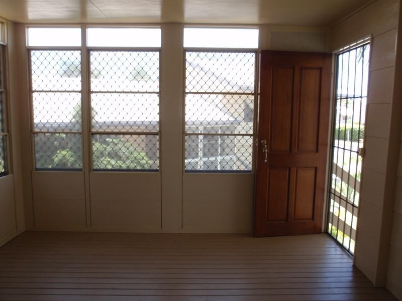 11 Roseanne Road, Emerald QLD 4720