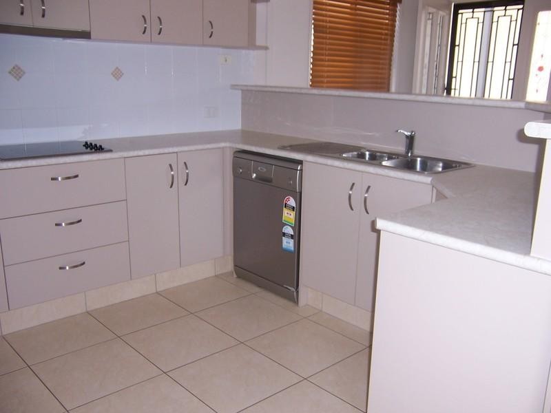 1/23 Callaghan Street, Emerald QLD 4720