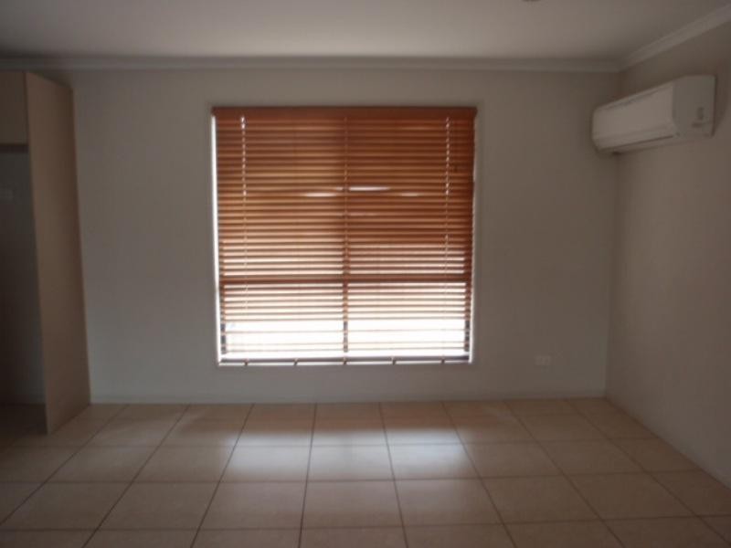 1/23 Callaghan Street, Emerald QLD 4720