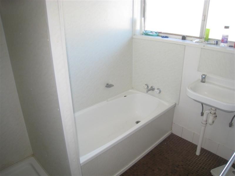 24 Crawford Street, Dysart QLD 4745