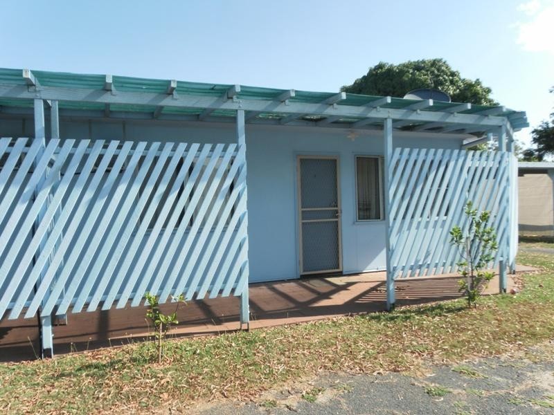 2/24 Old Airport Drive, Emerald QLD 4720