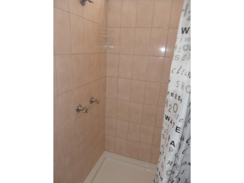 2/24 Old Airport Drive, Emerald QLD 4720