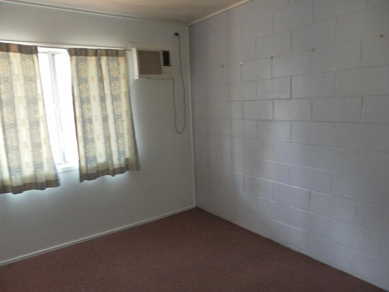 2/24 Old Airport Drive, Emerald QLD 4720