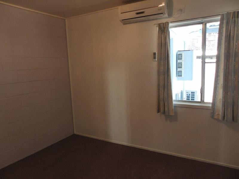 2/24 Old Airport Drive, Emerald QLD 4720