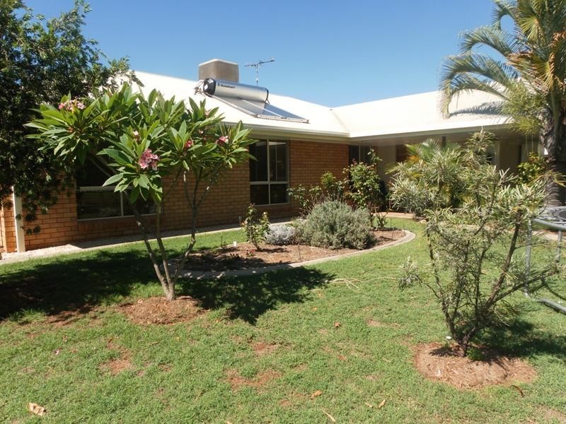 20 Crinum Crescent, Emerald QLD 4720