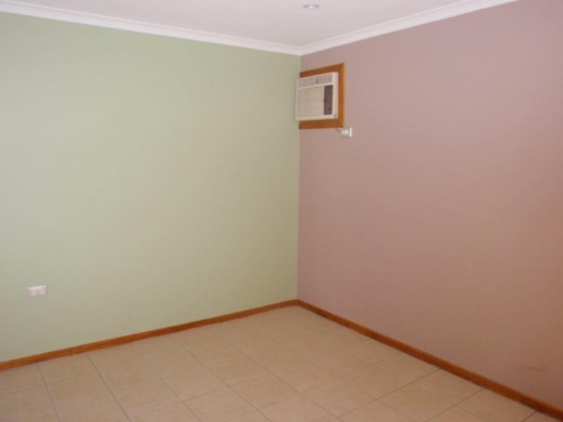 98 Moody Street, Emerald QLD 4720