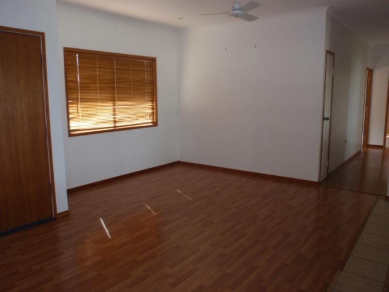 98 Moody Street, Emerald QLD 4720