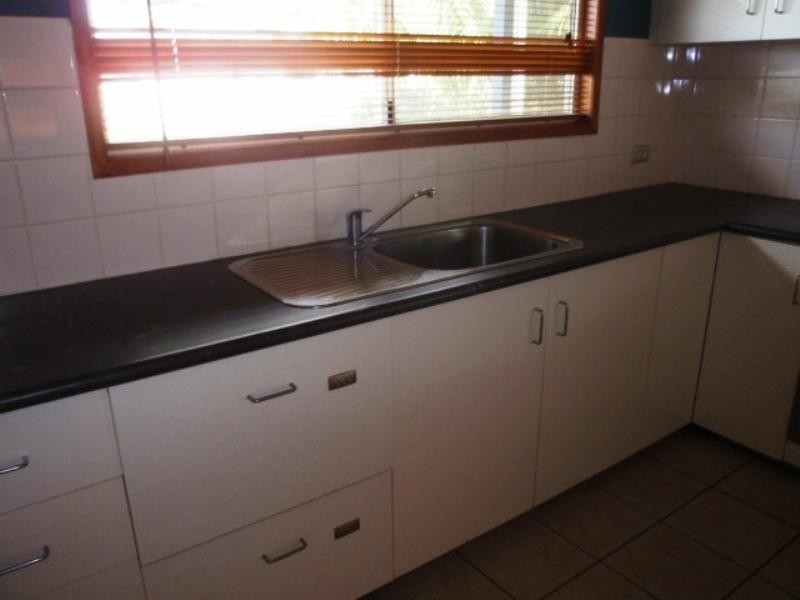 98 Moody Street, Emerald QLD 4720