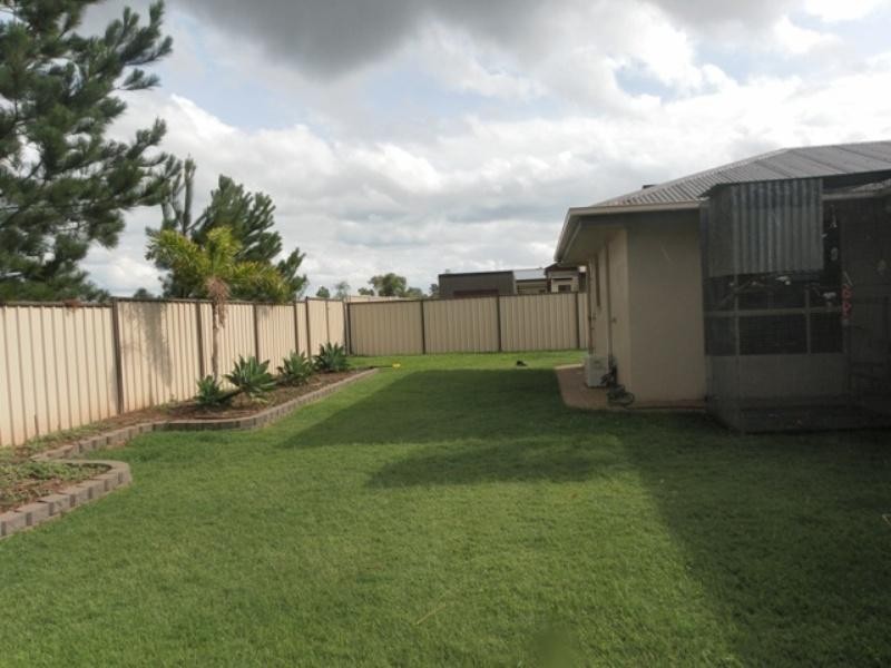 19 Callaghan Street, Emerald QLD 4720