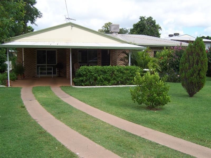 7 Gibson Grove, Emerald QLD 4720