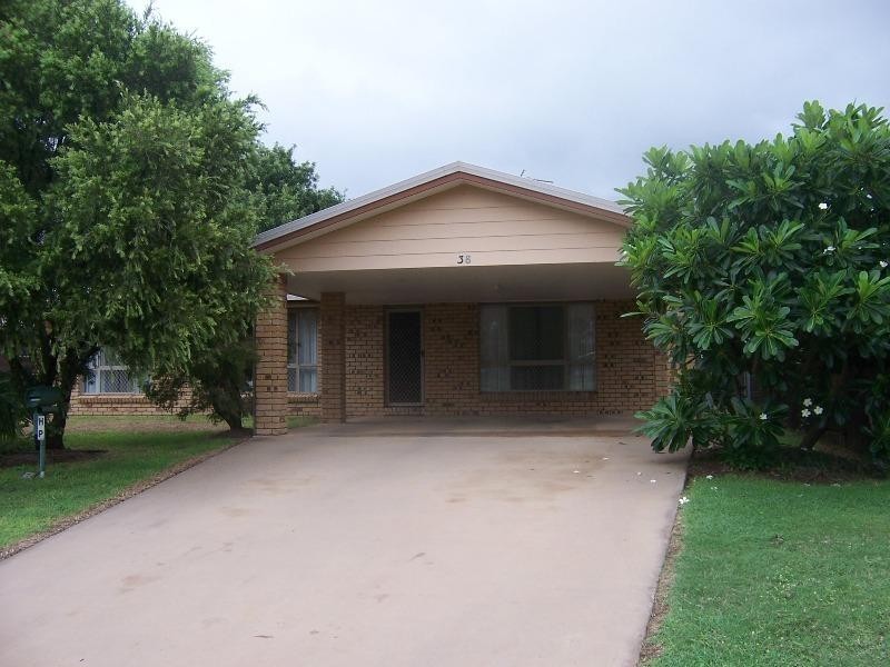 38 White Street, Emerald QLD 4720