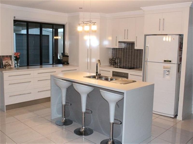 16 Pressler Road, Emerald QLD 4720