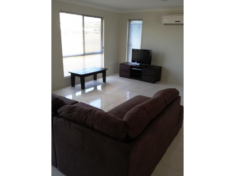 2/44 Bailey Street, Capella QLD 4723