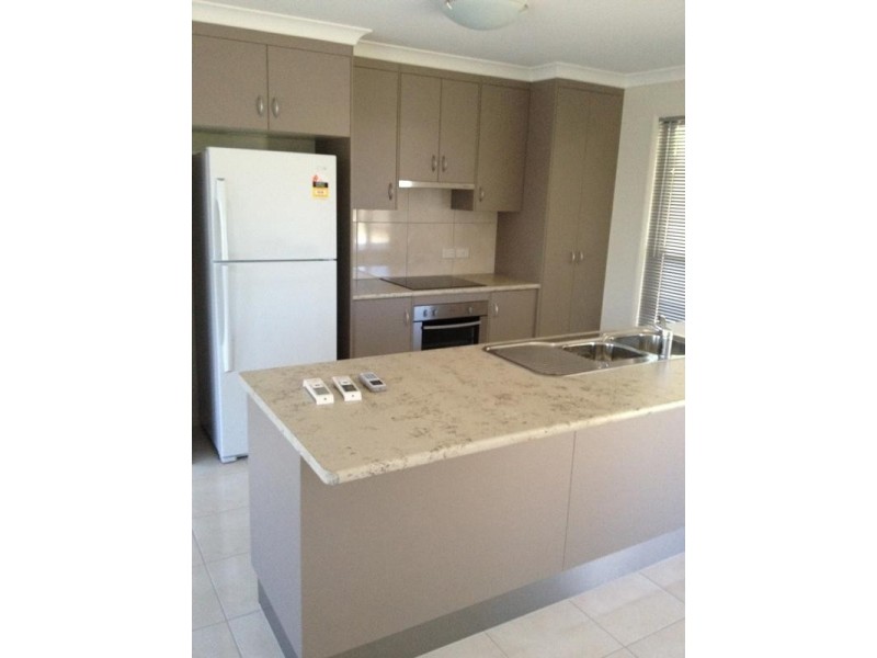 2/44 Bailey Street, Capella QLD 4723