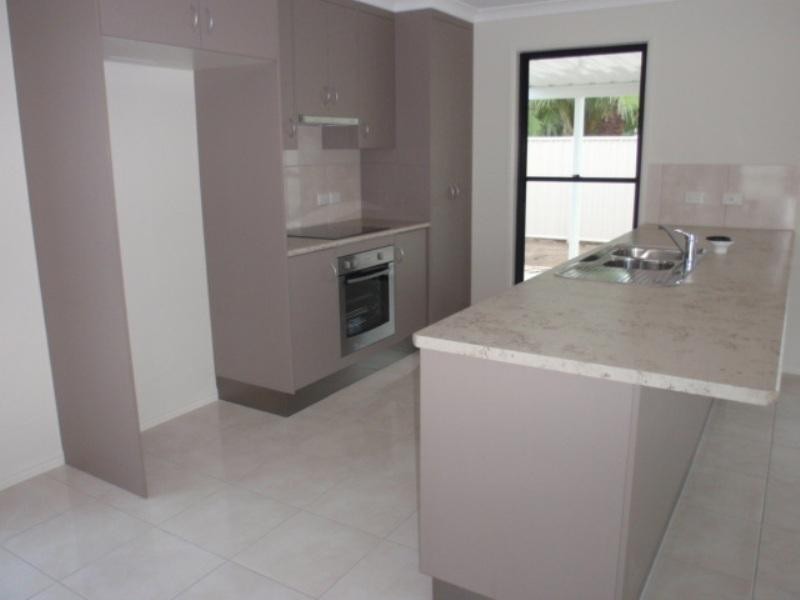 2/44 Bailey Street, Capella QLD 4723