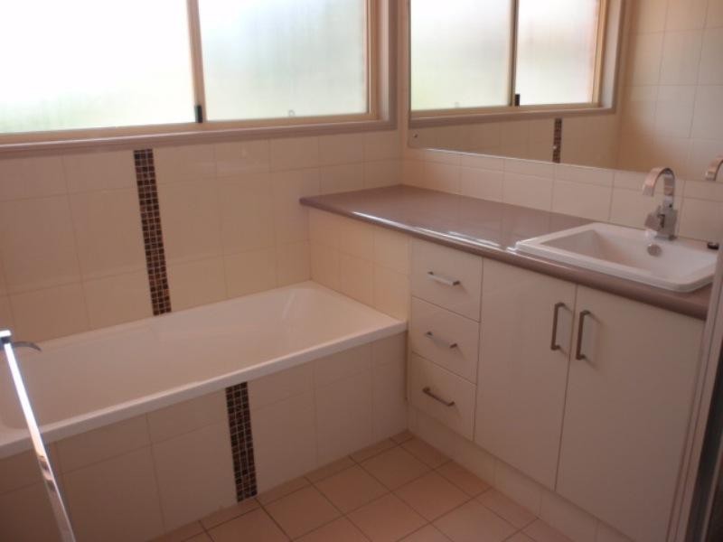 7 Egan Street, Emerald QLD 4720