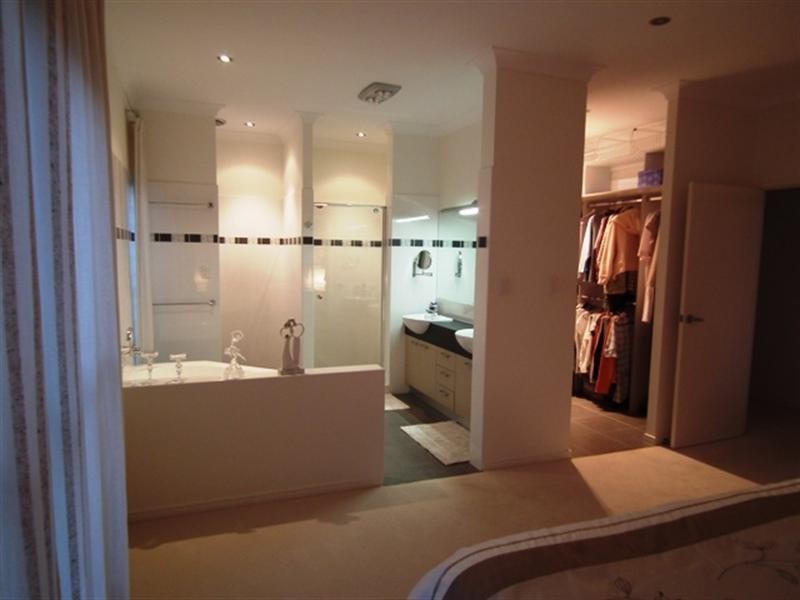 6 Krista Court, Burrum Heads QLD 4659