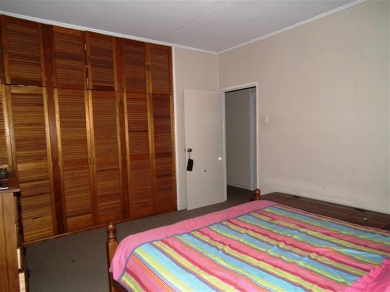 2 Church Street, Bluff QLD 4702