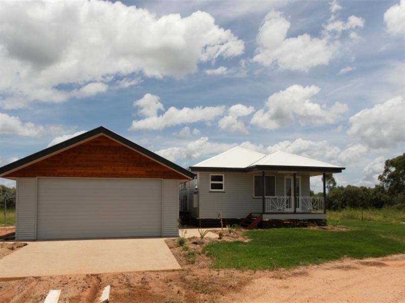 24 Glengallan Road, Emerald QLD 4720