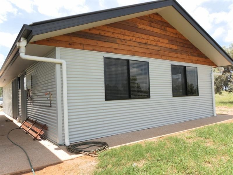 24 Glengallan Road, Emerald QLD 4720