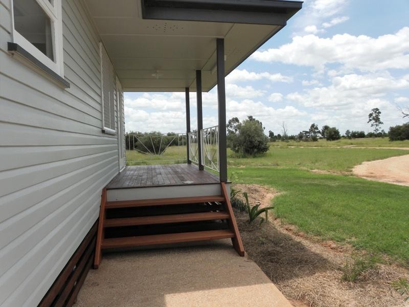 24 Glengallan Road, Emerald QLD 4720