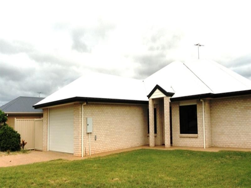 30 Berthun Street, Emerald QLD 4720