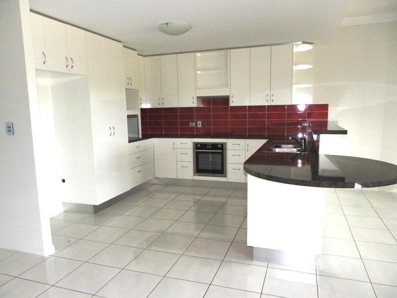 30 Berthun Street, Emerald QLD 4720