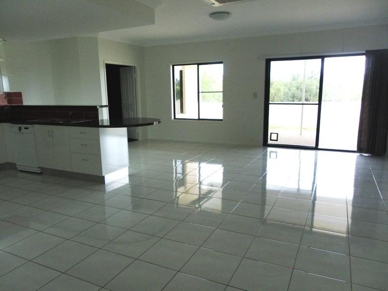 30 Berthun Street, Emerald QLD 4720