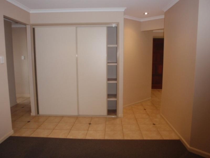 2/5 Brokenwood Street, Emerald QLD 4720