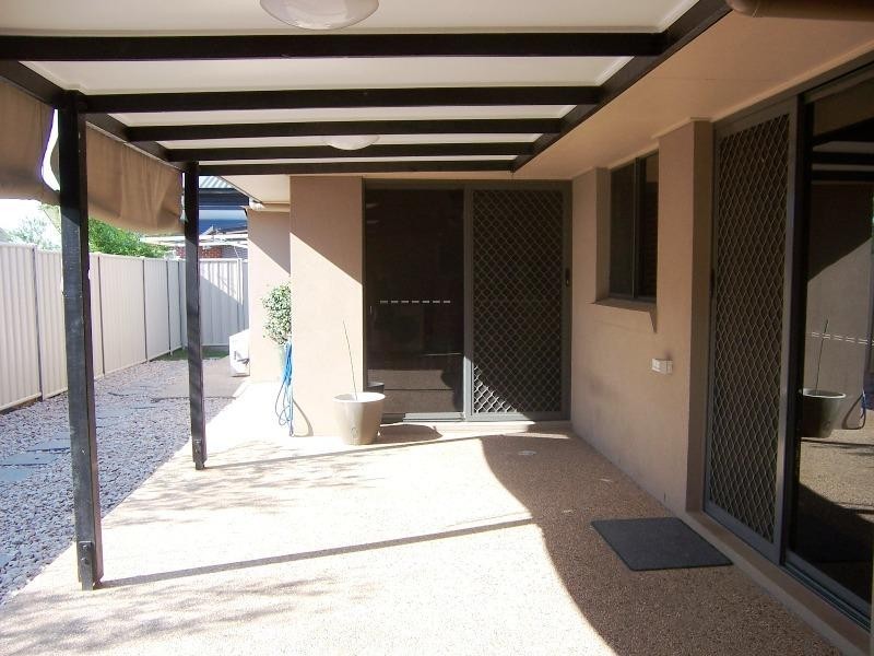 2/5 Brokenwood Street, Emerald QLD 4720