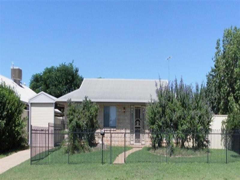 9 Jeppesen Drive, Emerald QLD 4720
