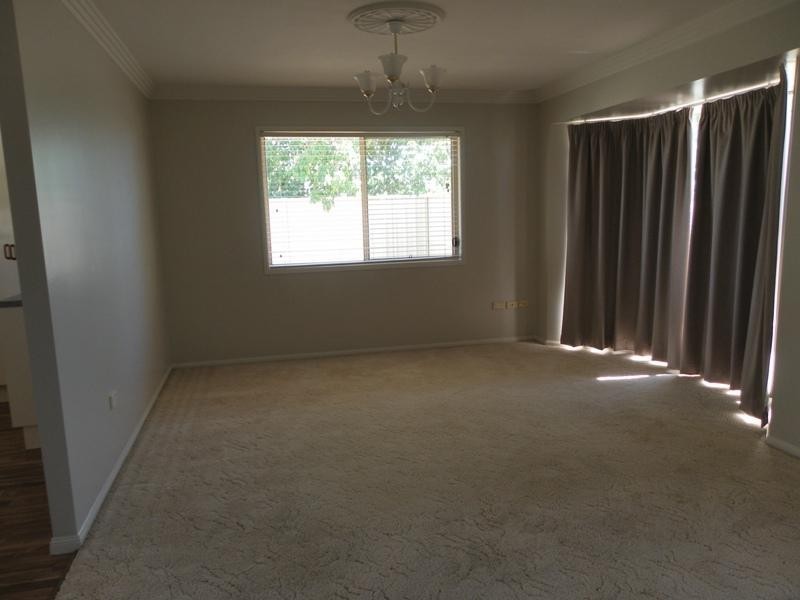 9 Jeppesen Drive, Emerald QLD 4720