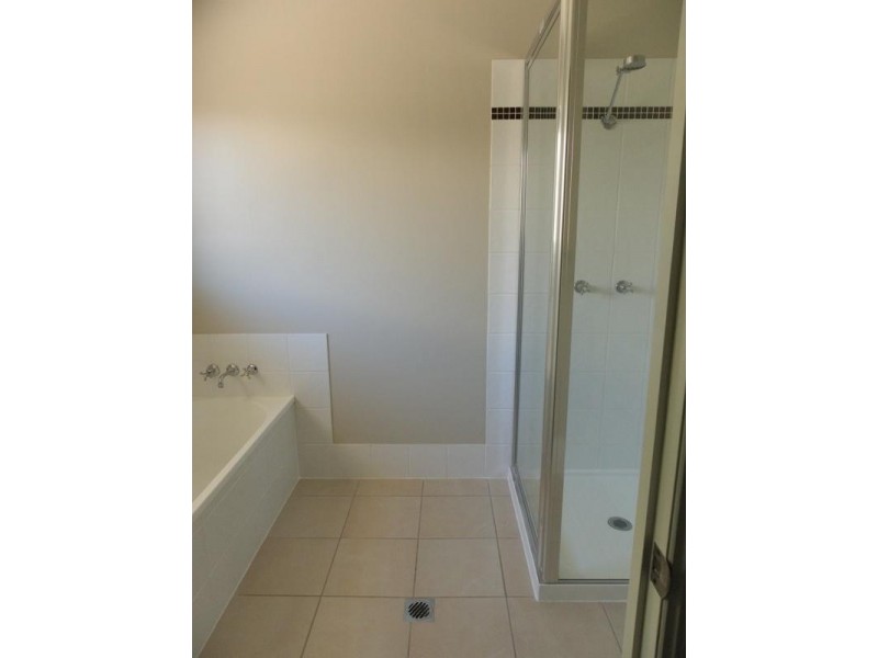 9 Jeppesen Drive, Emerald QLD 4720