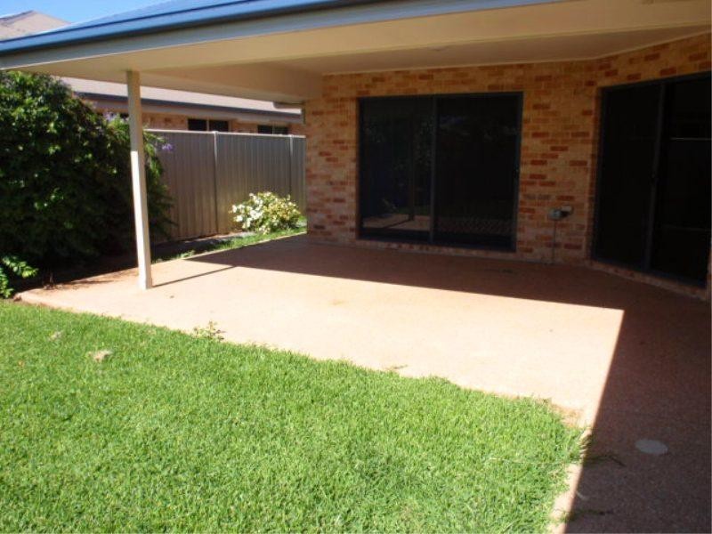 19 Roseanne Road, Emerald QLD 4720