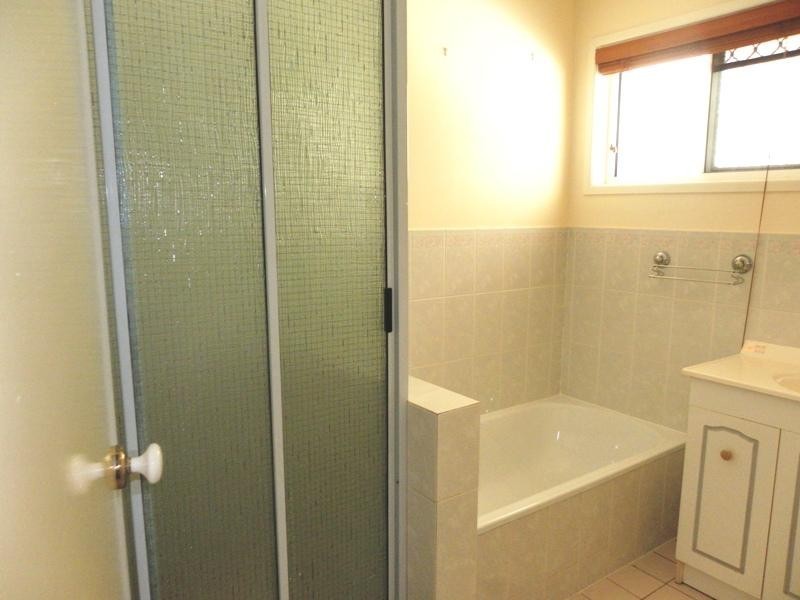 3 Colleen Avenue, Emerald QLD 4720