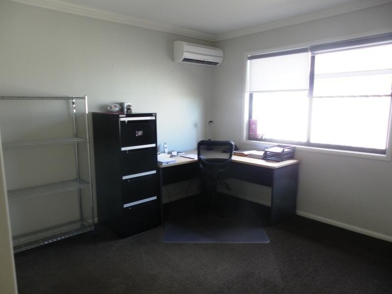 15 Glovar Street, Emerald QLD 4720