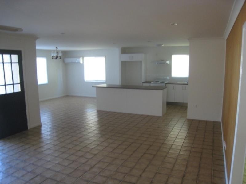 35 Baker Street, Emerald QLD 4720